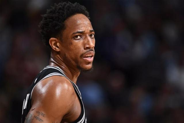 冯莱重返上海男篮 与费雷尔成新赛季外援搭档